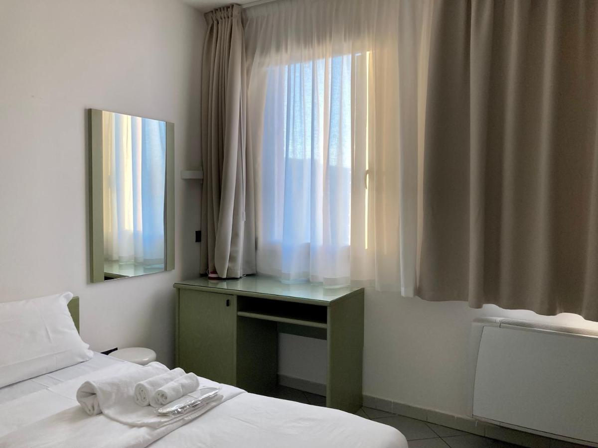 Hotel Primo Кампи Бизенцио Екстериор снимка